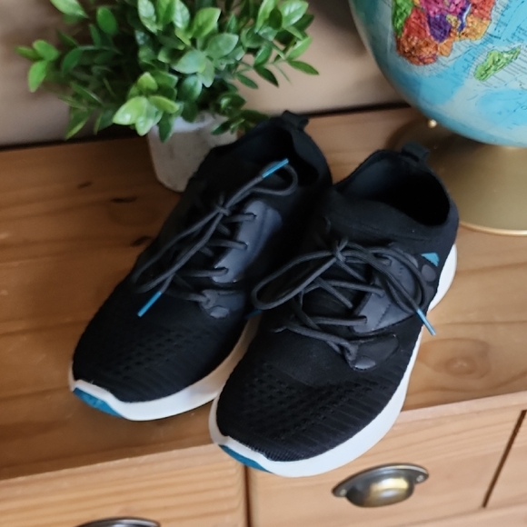 VESSI Size 9 Everyday Move Sneaker - Picture 2 of 12